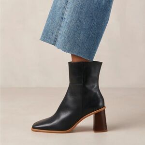 Alohas West Vintage Black Leather Ankle Boots EUR 40 / US 9